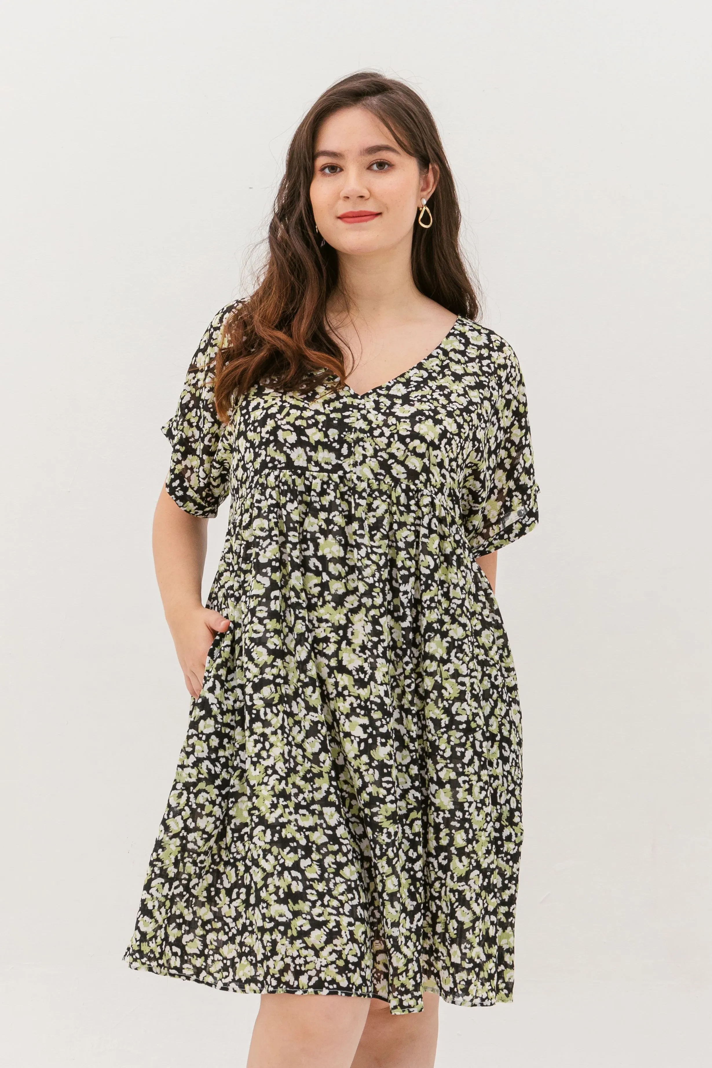Hannah Babydoll Dress In Black-Green