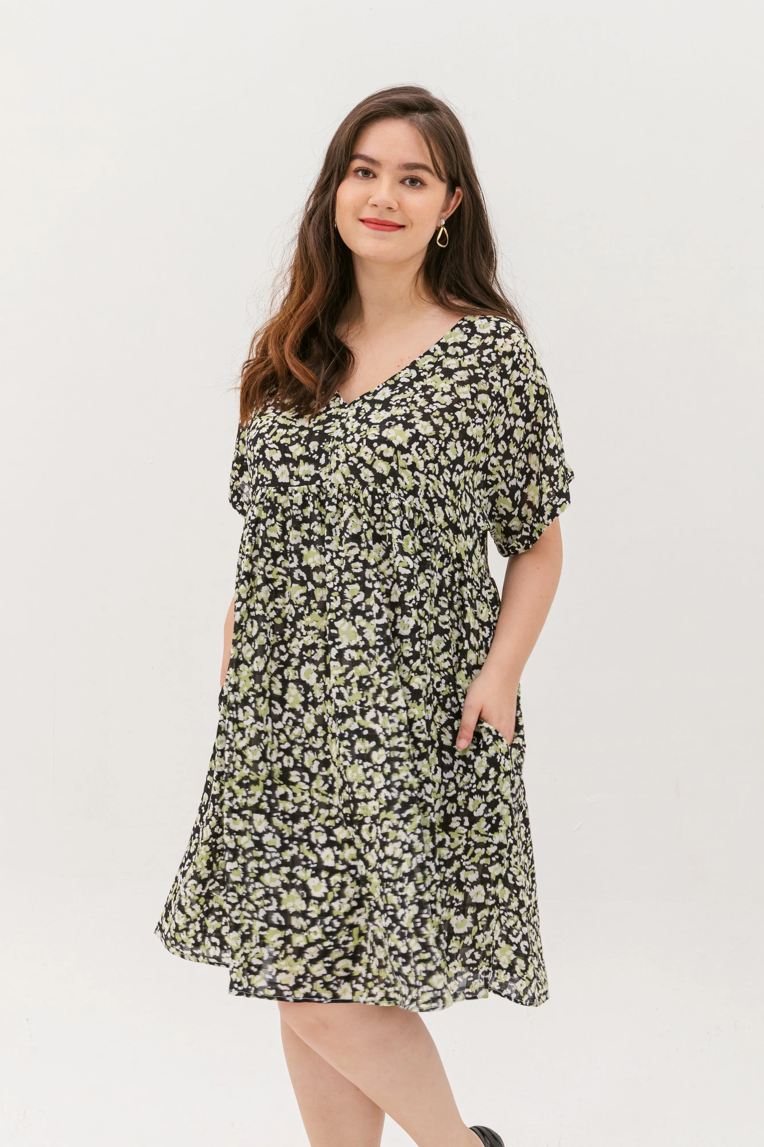 Hannah Babydoll Dress In Black-Green