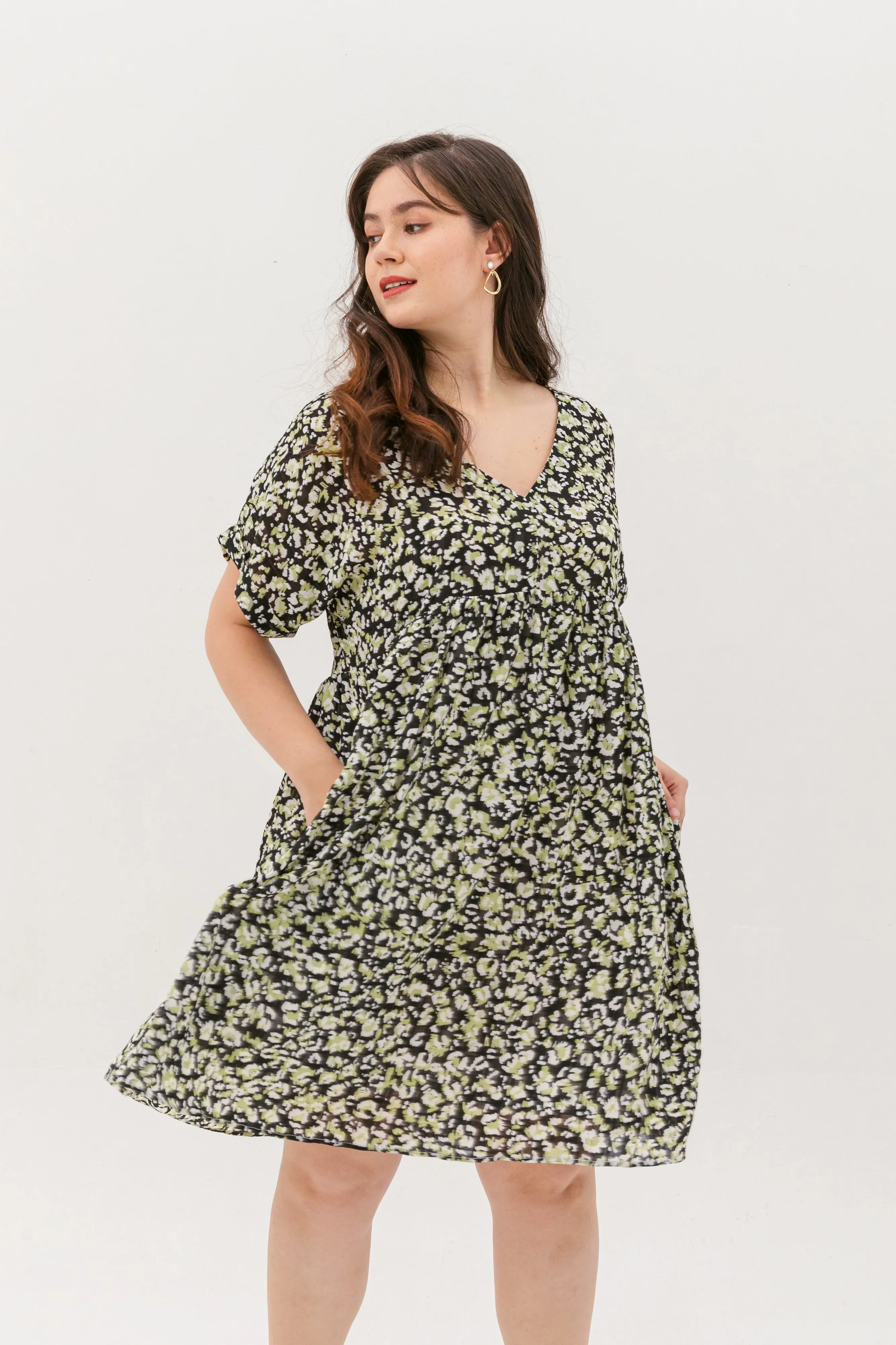 Hannah Babydoll Dress In Black-Green