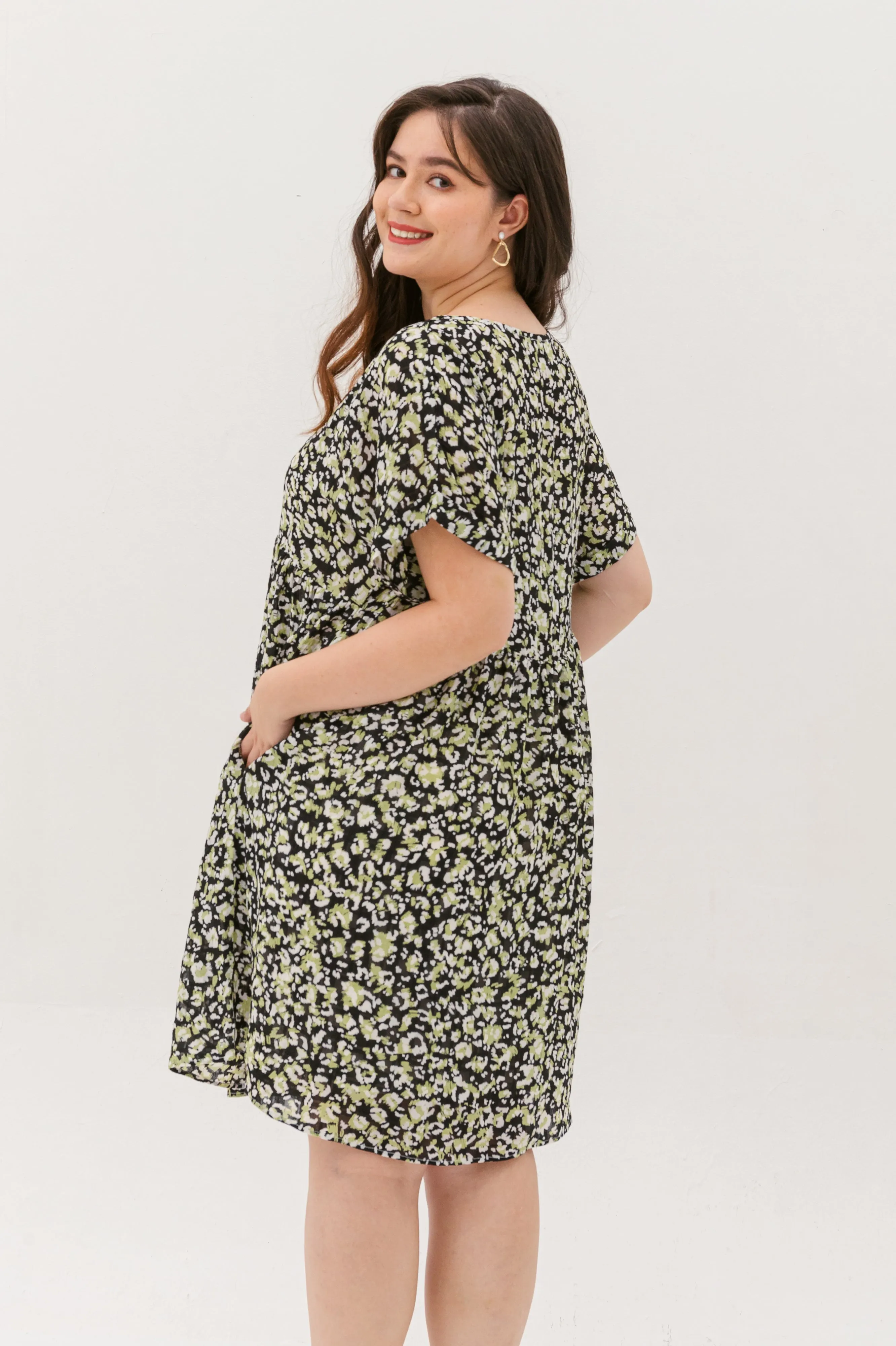 Hannah Babydoll Dress In Black-Green