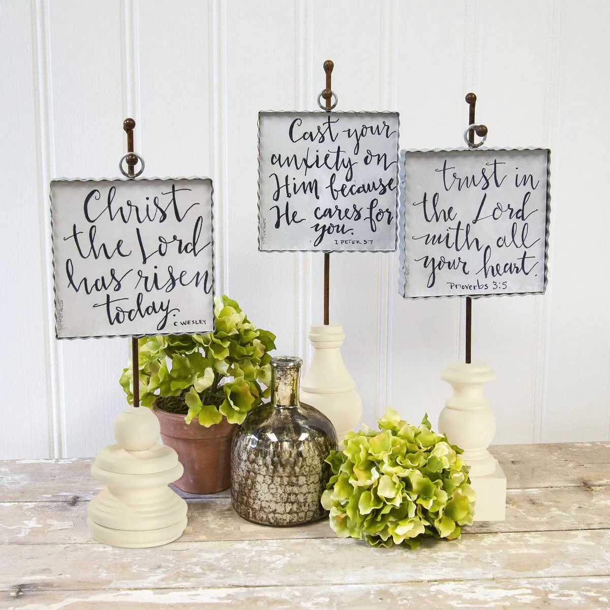 Mini Gallery Display Pole, Cream