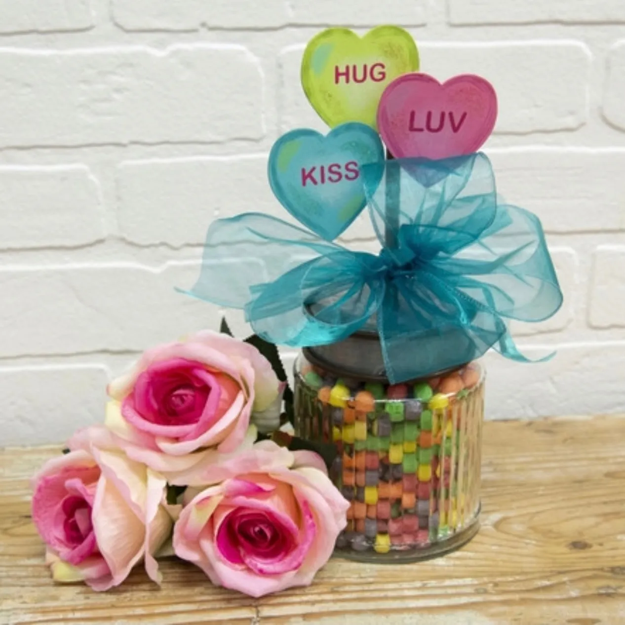 Talking Hearts Finial Celebrate Everyday