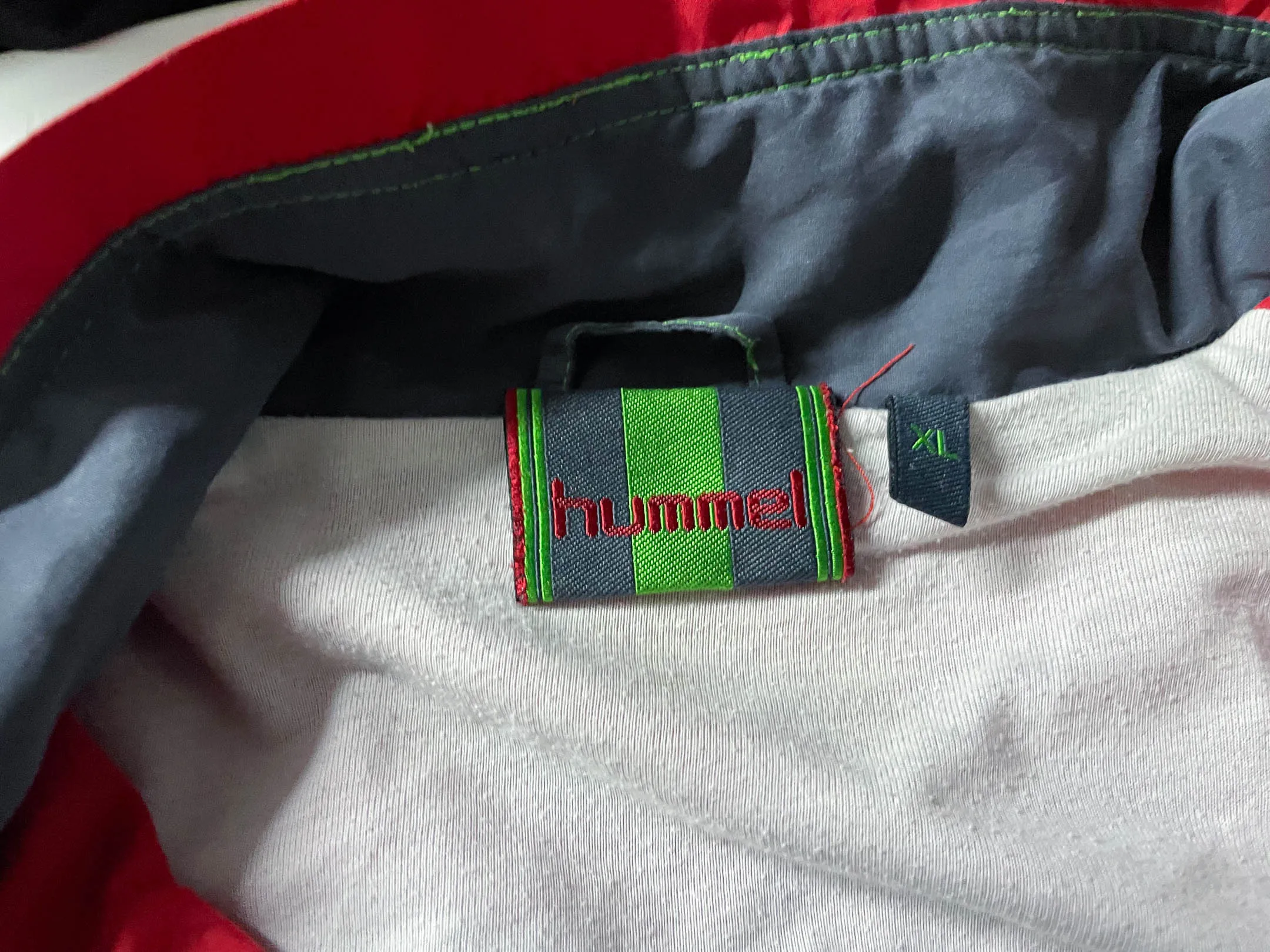 Vintage Hummel Alfs sport laden red wind breaker full zip in XL|L31 W29| SKU 4043