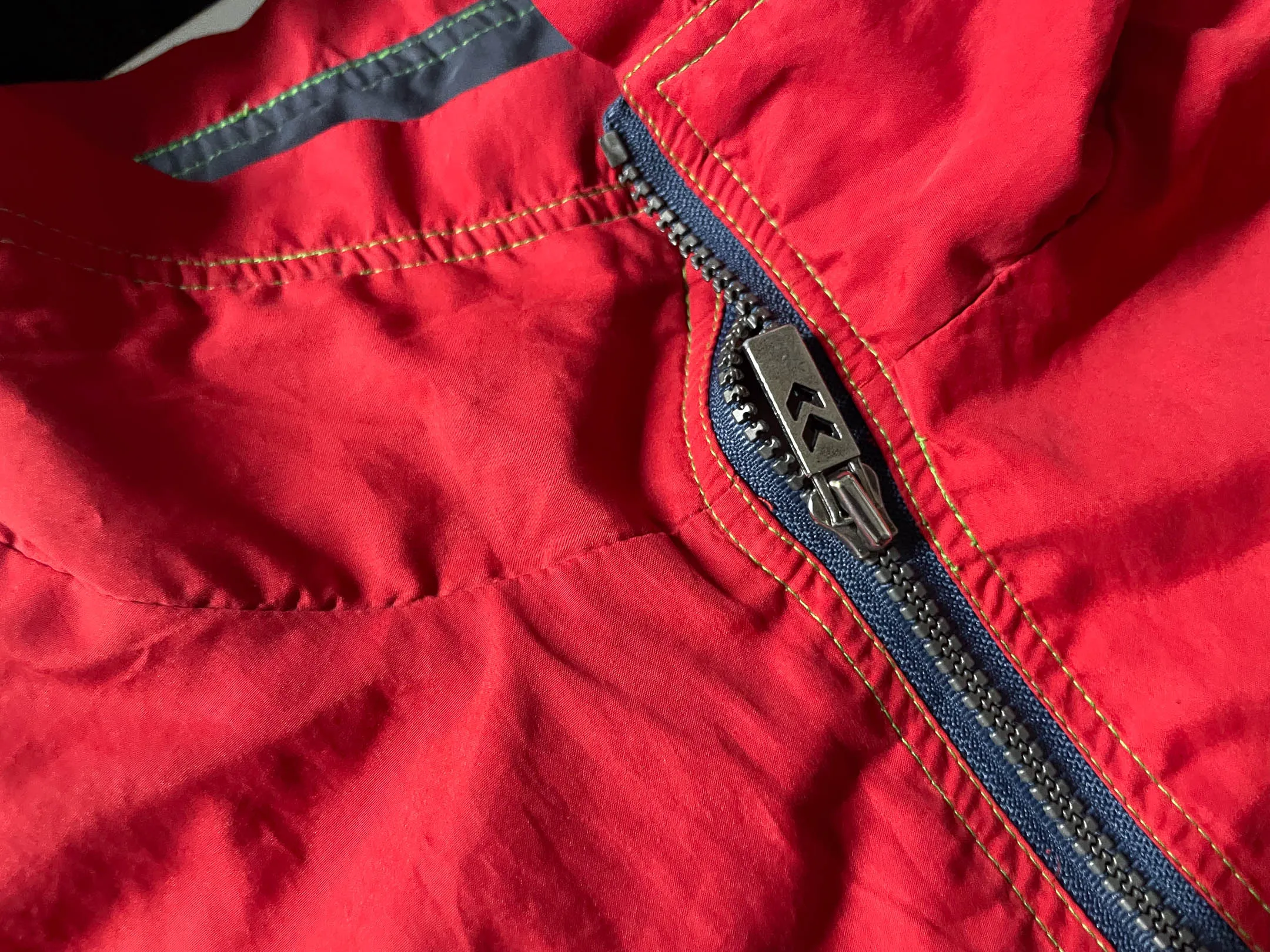 Vintage Hummel Alfs sport laden red wind breaker full zip in XL|L31 W29| SKU 4043